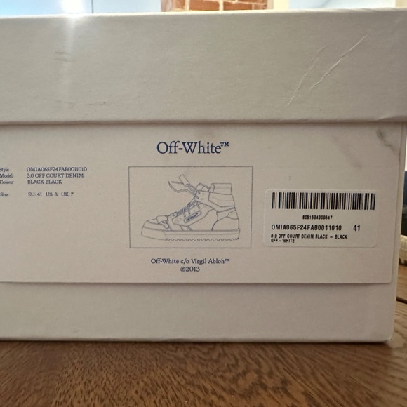 Sneakers - Picture 4 of 4